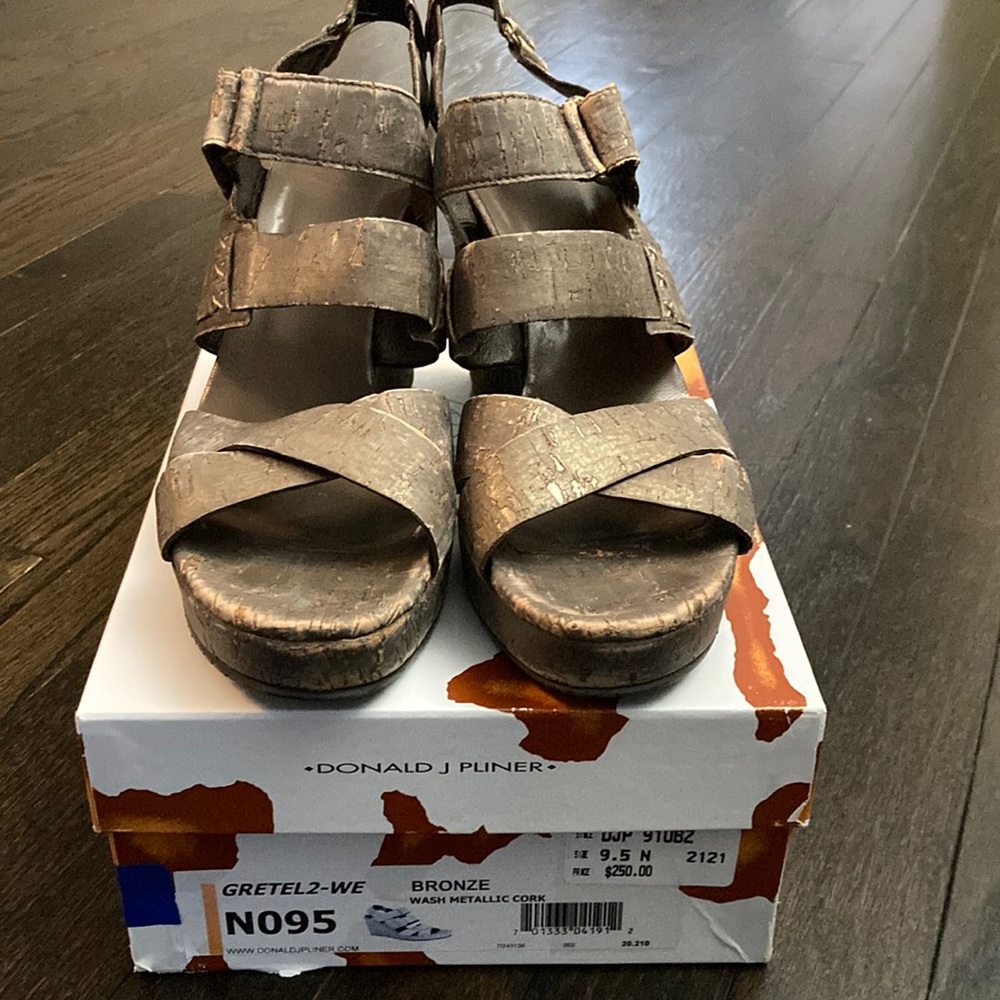 Donald J Pliner distressed bronze cork wedge sandals. Size 9.5 Narrow